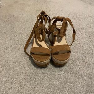 beautiful platforms, little use and good conditions